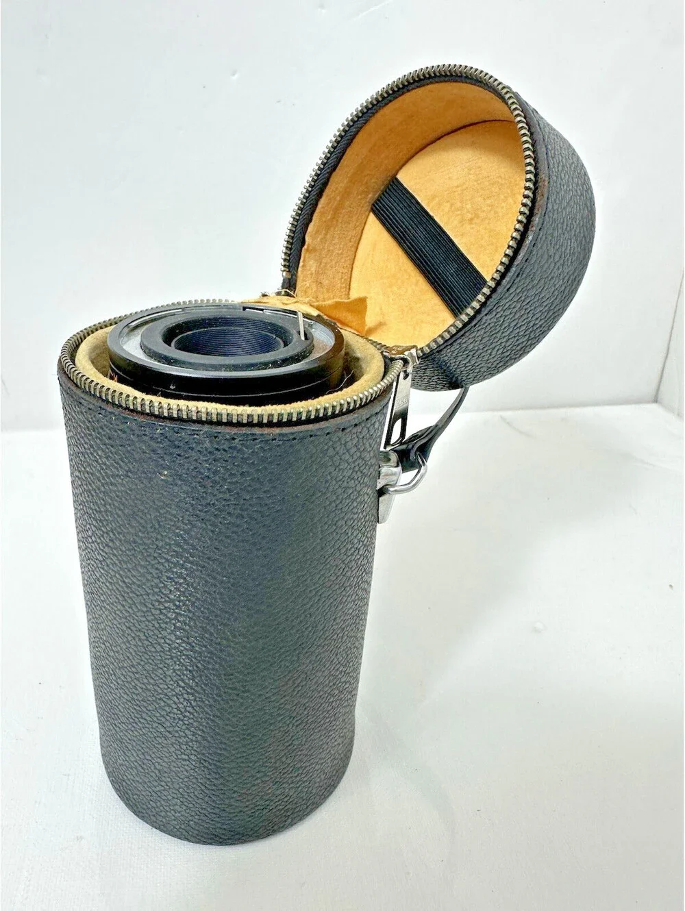 Automatic Miranda 200mm f3.5 Telephoto Manual Focus Lens w/ Vintage Case JAPAN